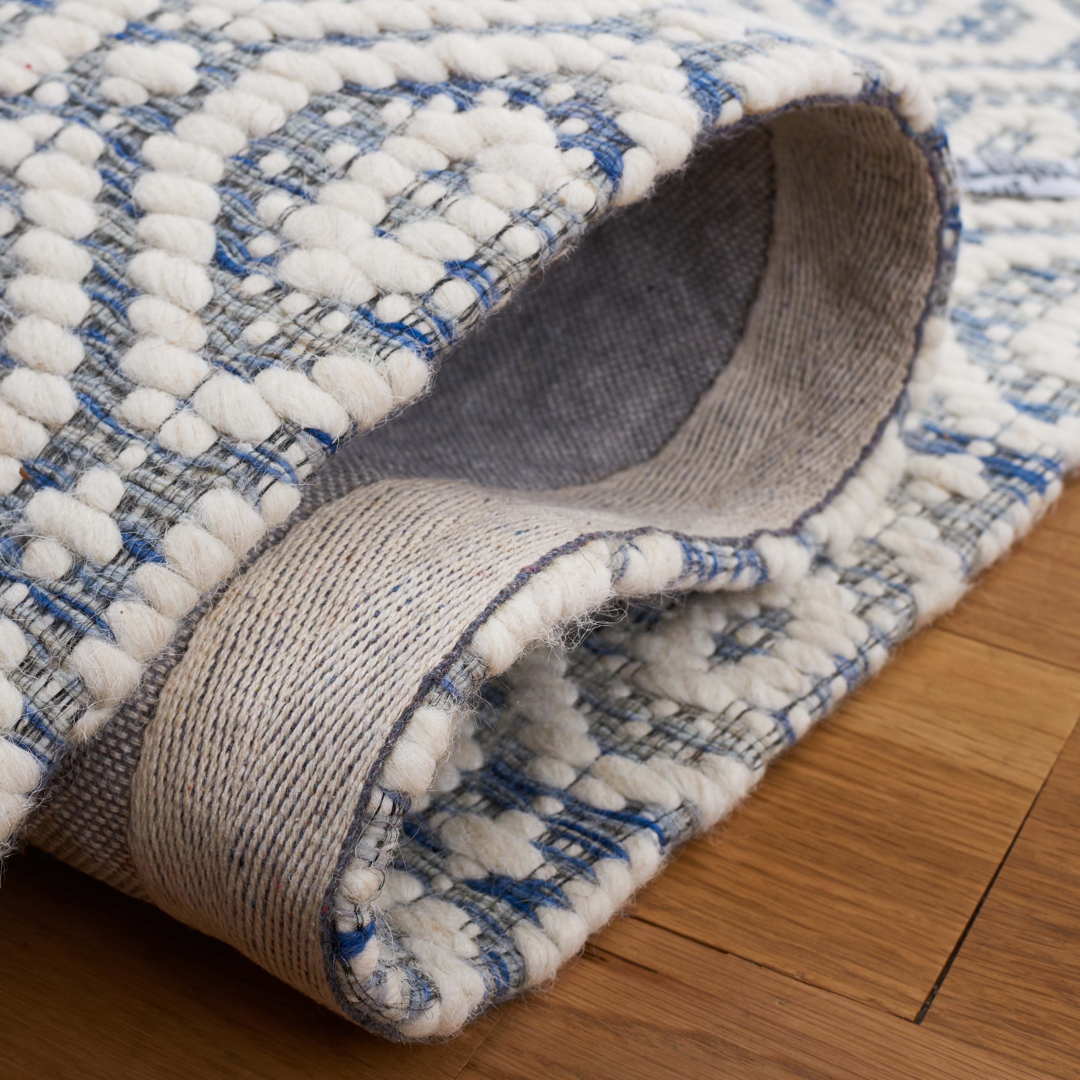 Safavieh Marbella 325 Rug, MRB325 - Blue / Ivory