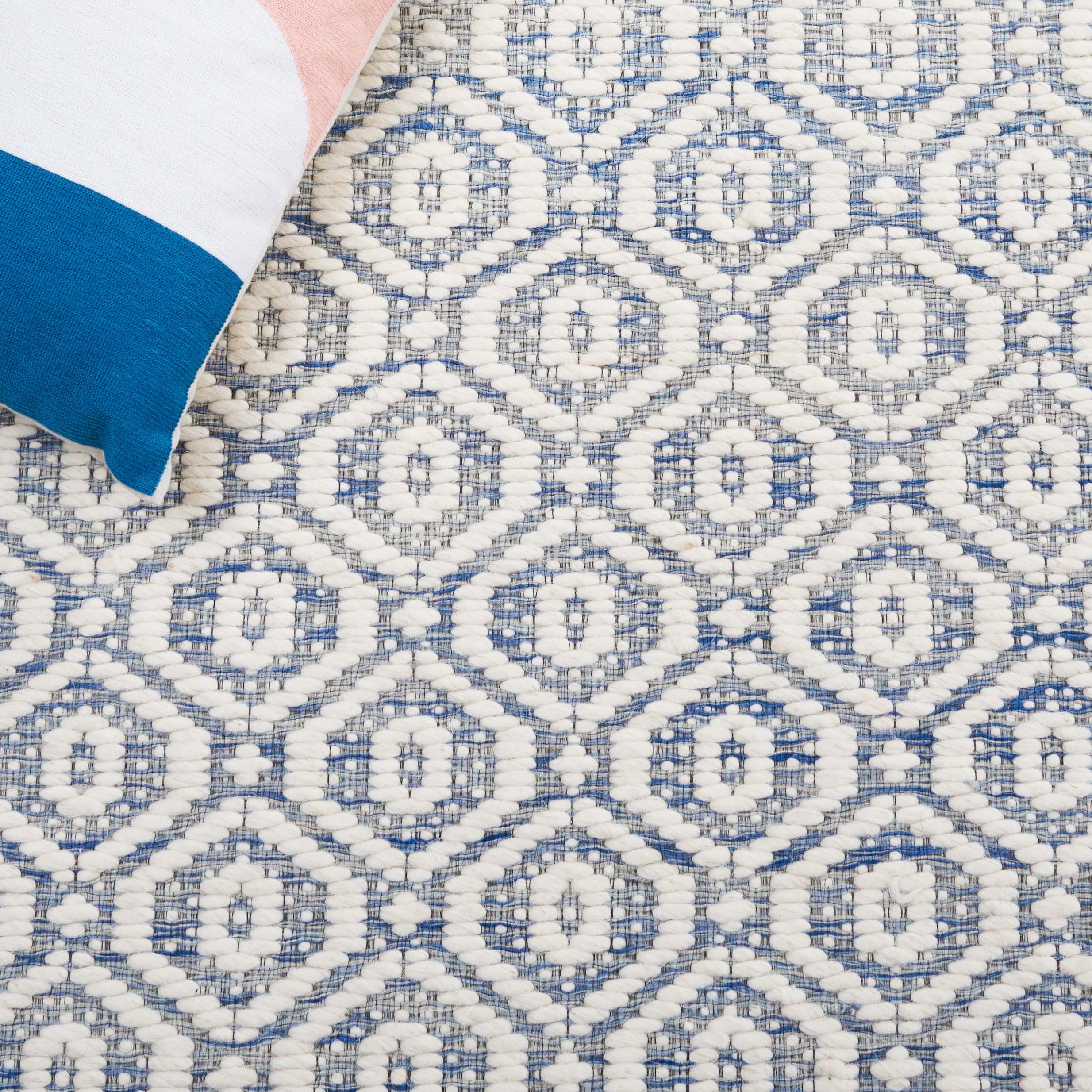 Safavieh Marbella 325 Rug, MRB325 - Blue / Ivory