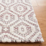 Safavieh Marbella 325 Rug, MRB325 - Pink / Ivory