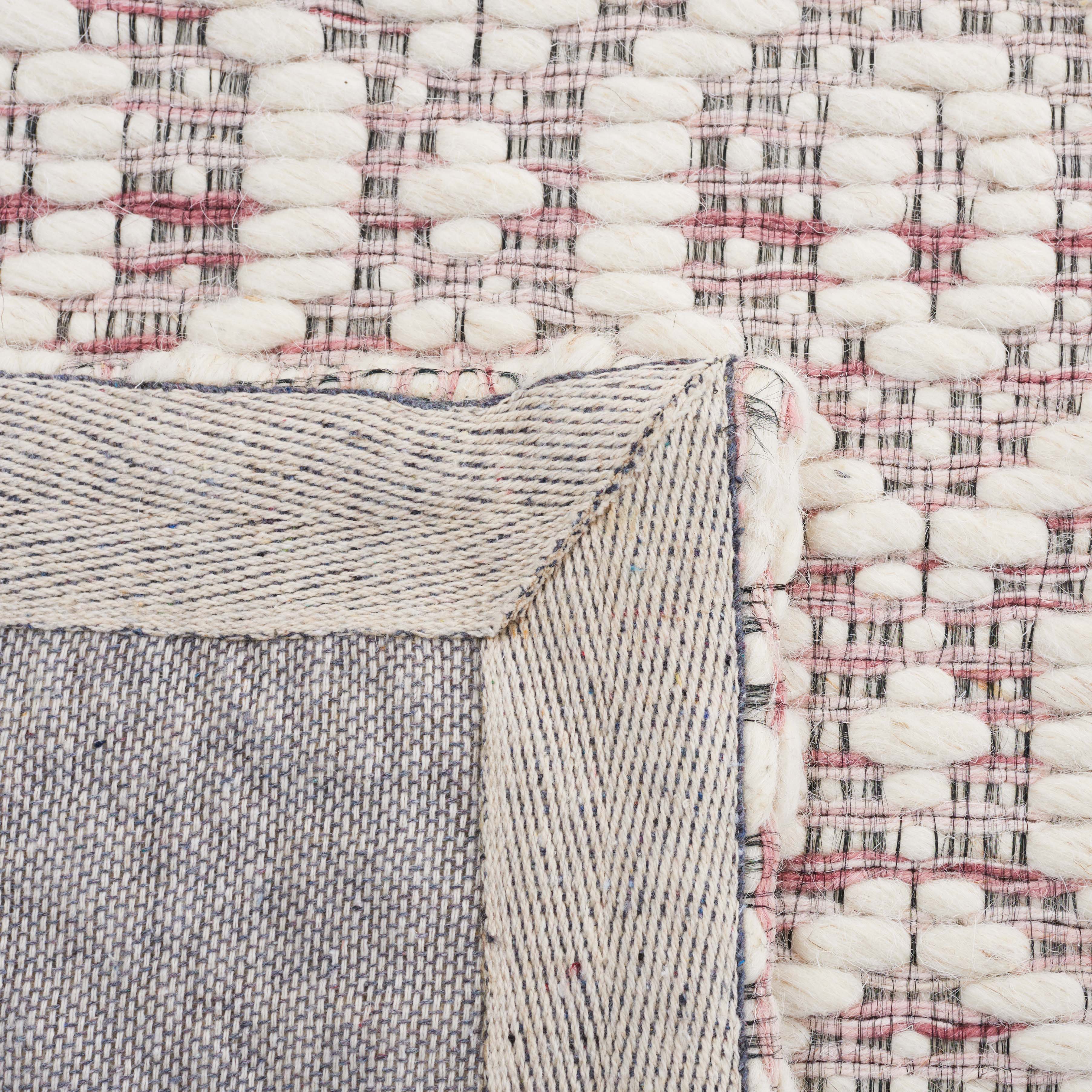 Safavieh Marbella 325 Rug, MRB325 - Pink / Ivory