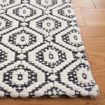 Safavieh Marbella 325 Rug, MRB325 - Black / Ivory