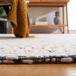 Safavieh Marbella 325 Rug, MRB325 - Black / Ivory