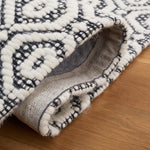 Safavieh Marbella 325 Rug, MRB325 - Black / Ivory