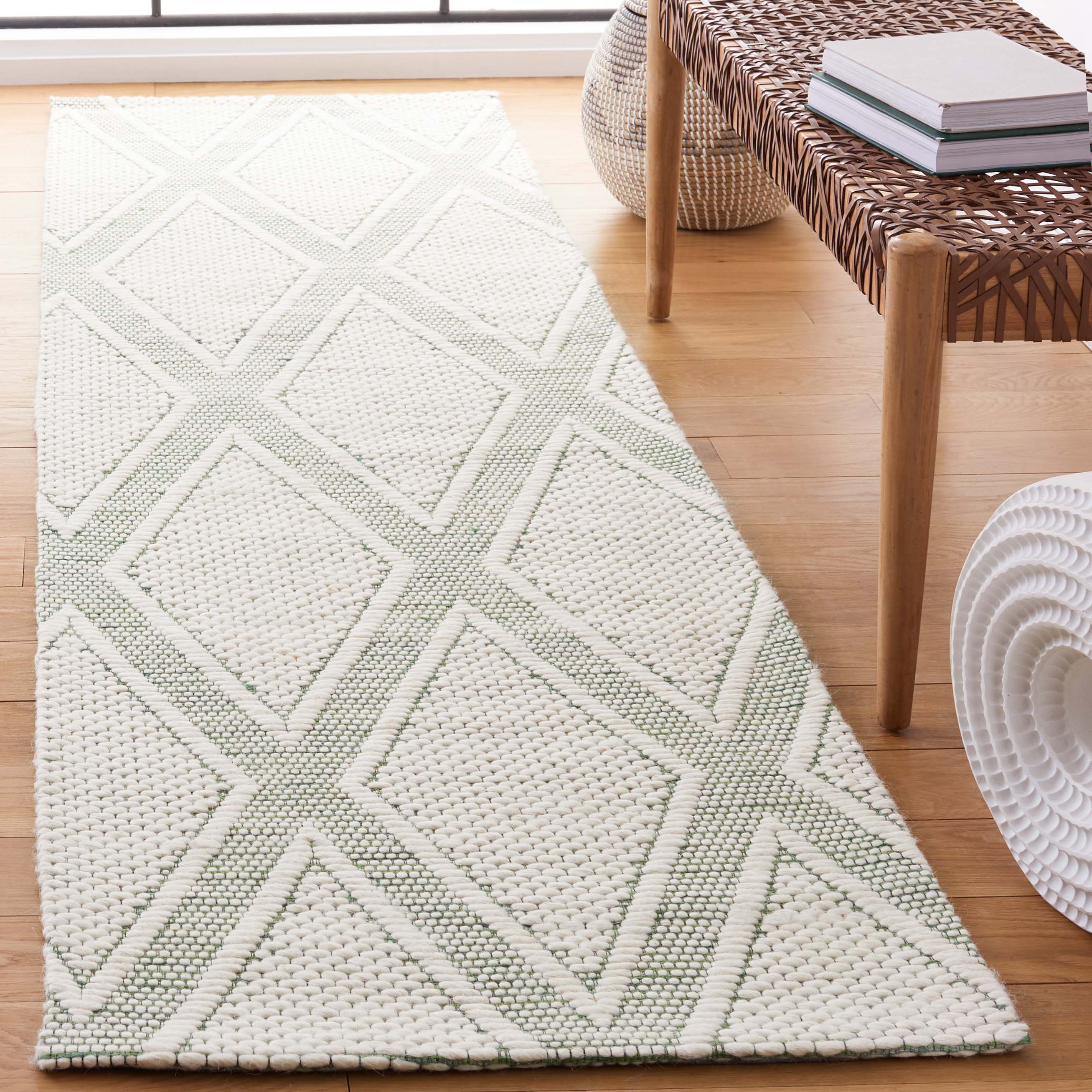 Safavieh Marbella 326 Rug, MRB326 - Green / Ivory