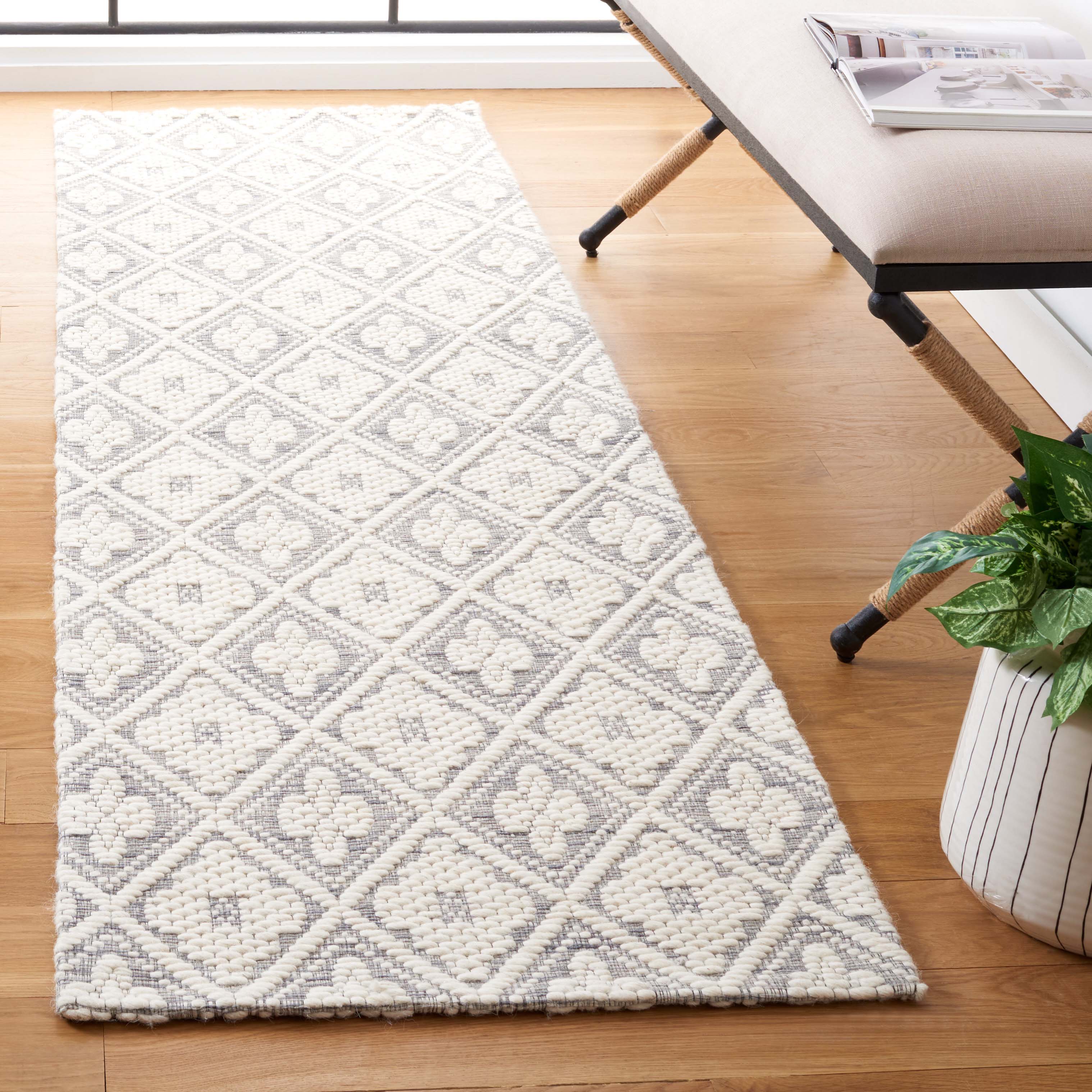 Safavieh Marbella 328 Rug, MRB328 - Grey / Ivory