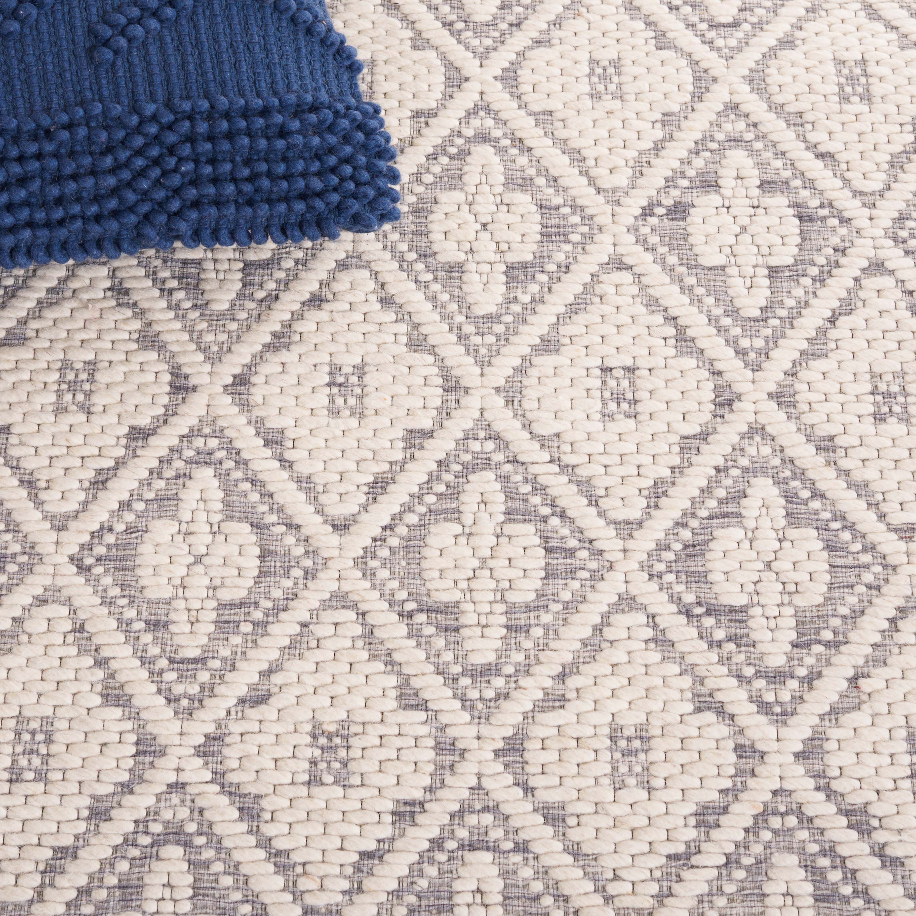 Safavieh Marbella 328 Rug, MRB328 - Grey / Ivory