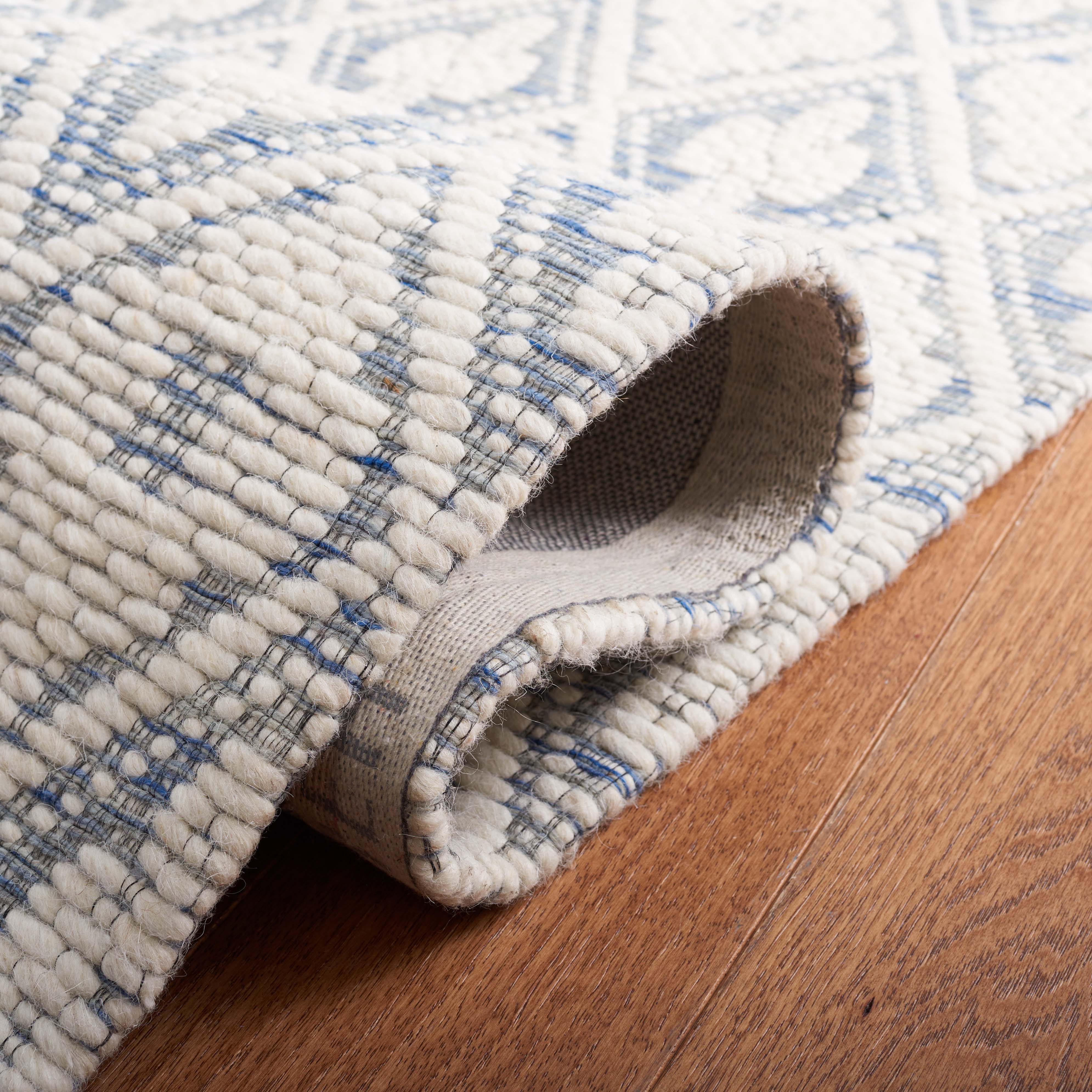 Safavieh Marbella 328 Rug, MRB328 - Blue / Ivory