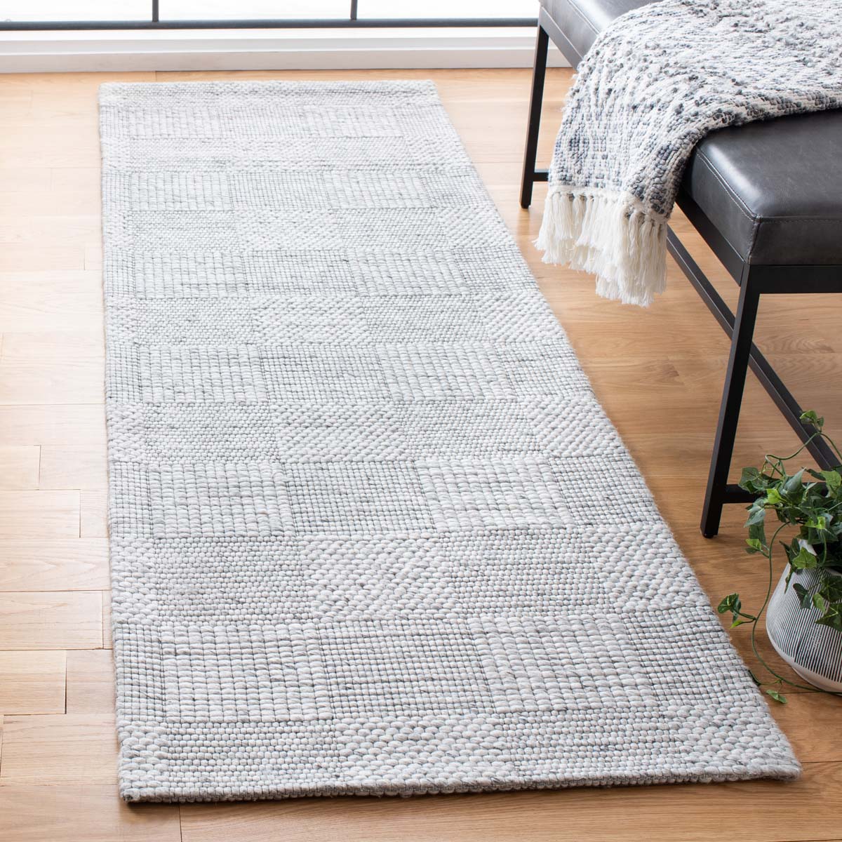 Safavieh Marbella 393 Rug, MRB393 - Light Grey
