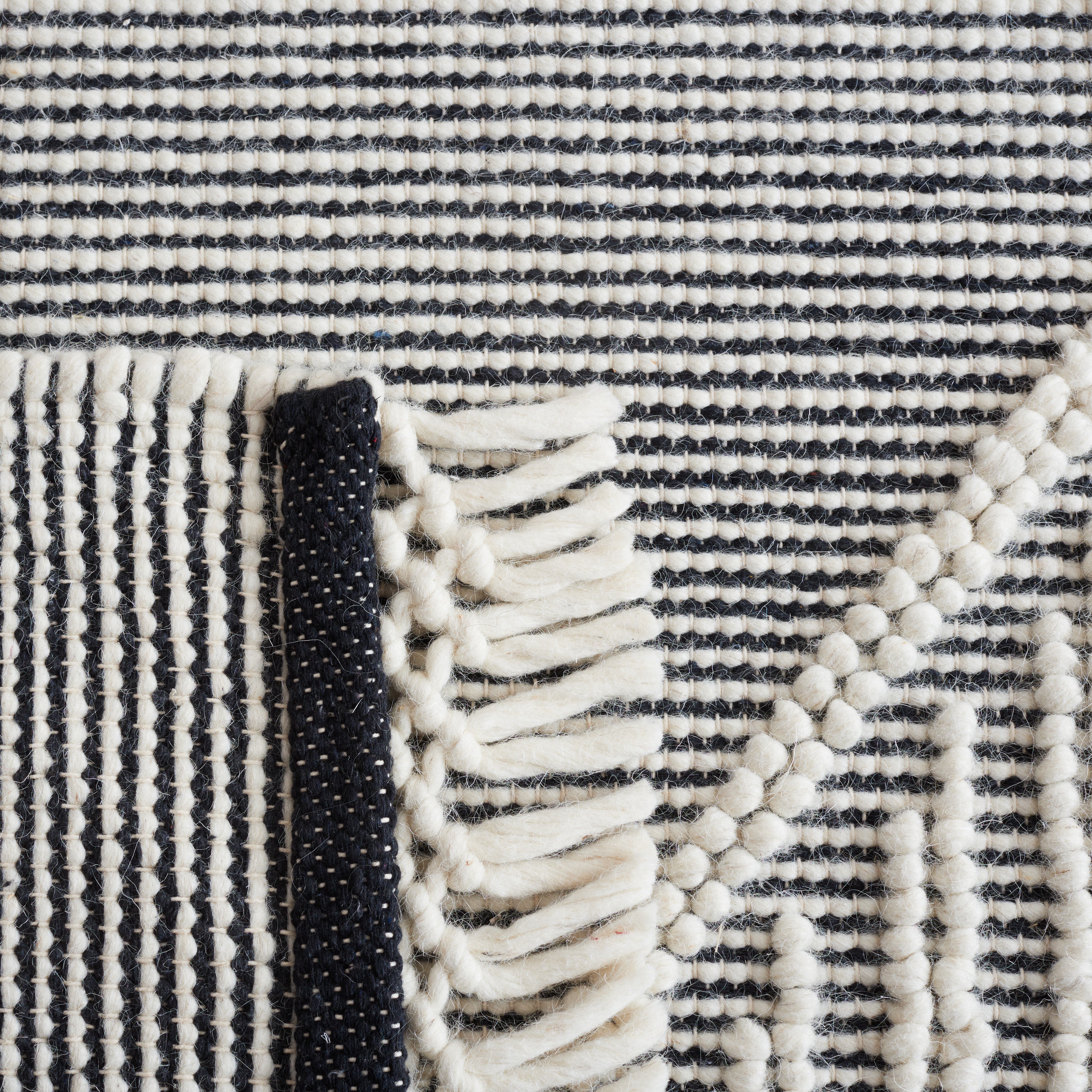 Safavieh Marbella 475 Rug, MRB475 - Ivory / Black