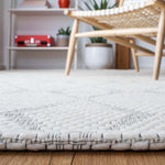 Safavieh Marbella 551 Rug, MRB551 - Ivory
