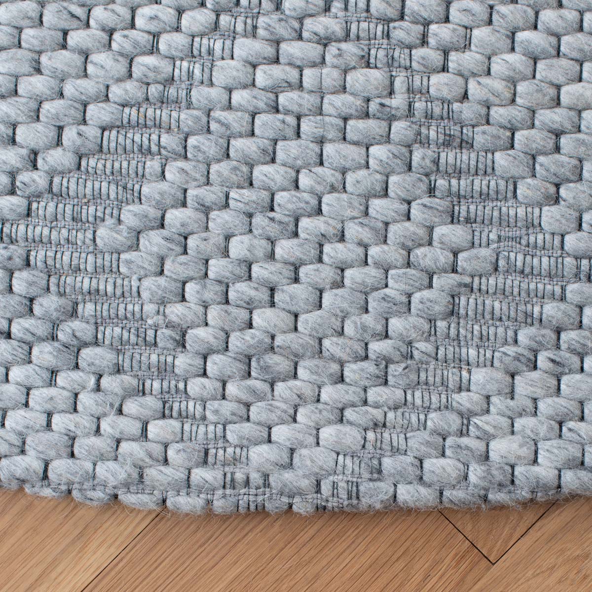 Safavieh Marbella 551 Rug, MRB551 - Silver / Grey