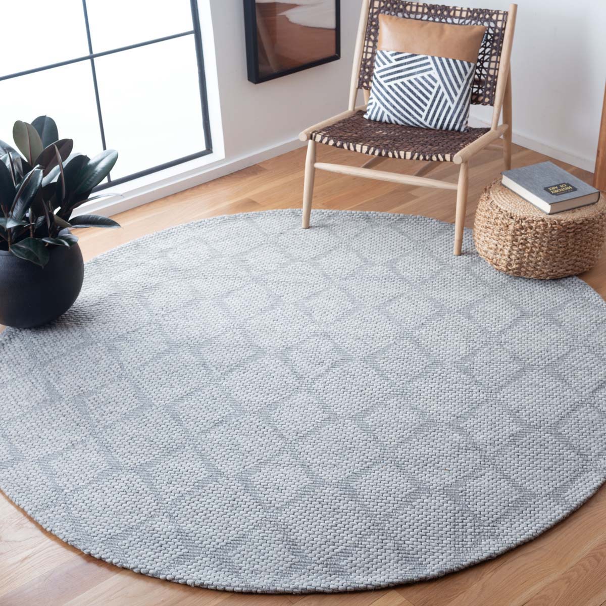 Safavieh Marbella 551 Rug, MRB551 - Silver / Grey
