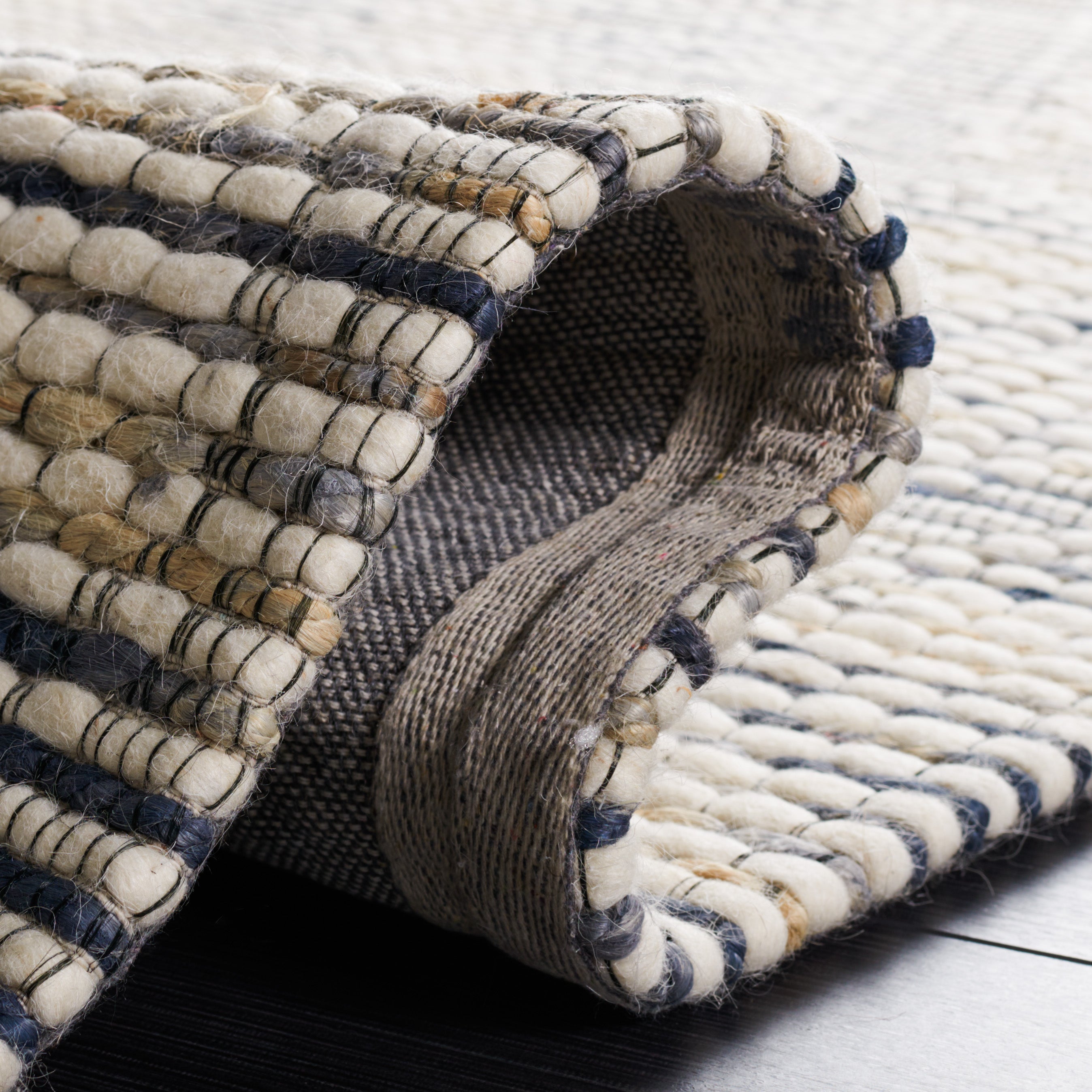 Safavieh Marbella 901 Rug, MRB901 - Ivory / Blue