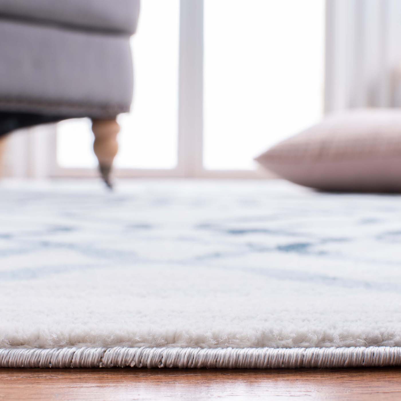 Martha Stewart 0957 Rug, MSR0957 - Ivory / Turquoise