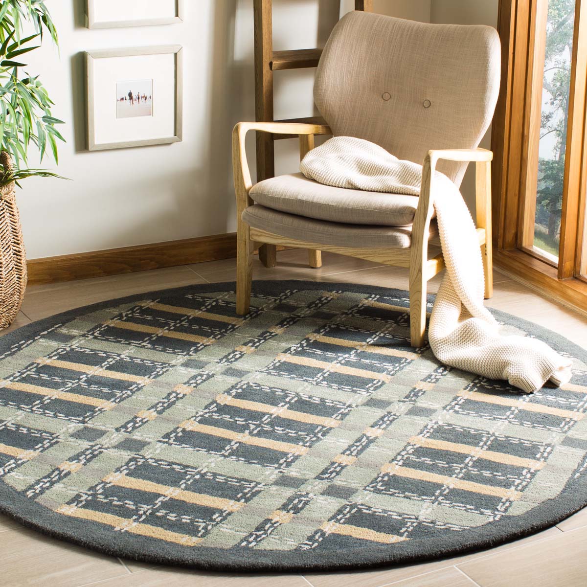 Martha Stewart 3613 Rug, MSR3613 - Wrought Irn Nvy