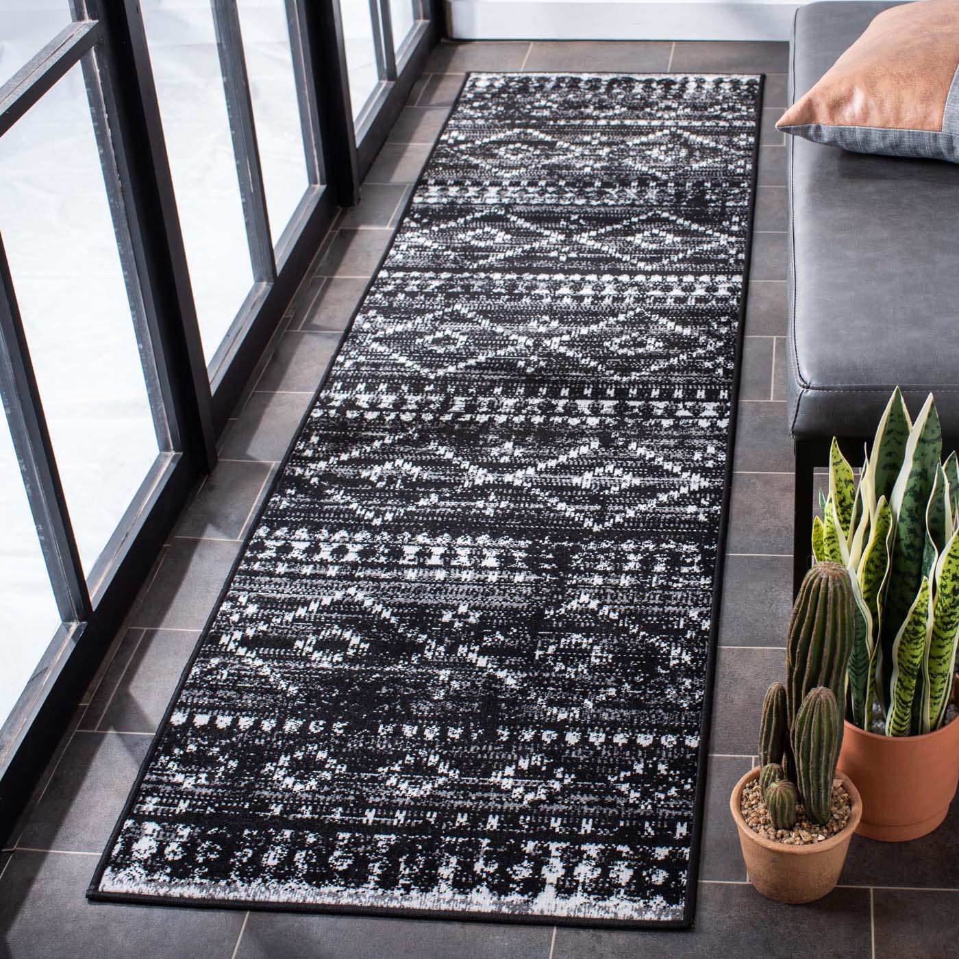 Safavieh Montage 291 Rug, MTG291 - Grey / Black