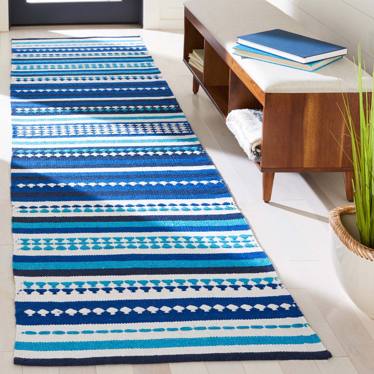 Safavieh Montauk 451 Rug, MTK451 - Blue / Ivory