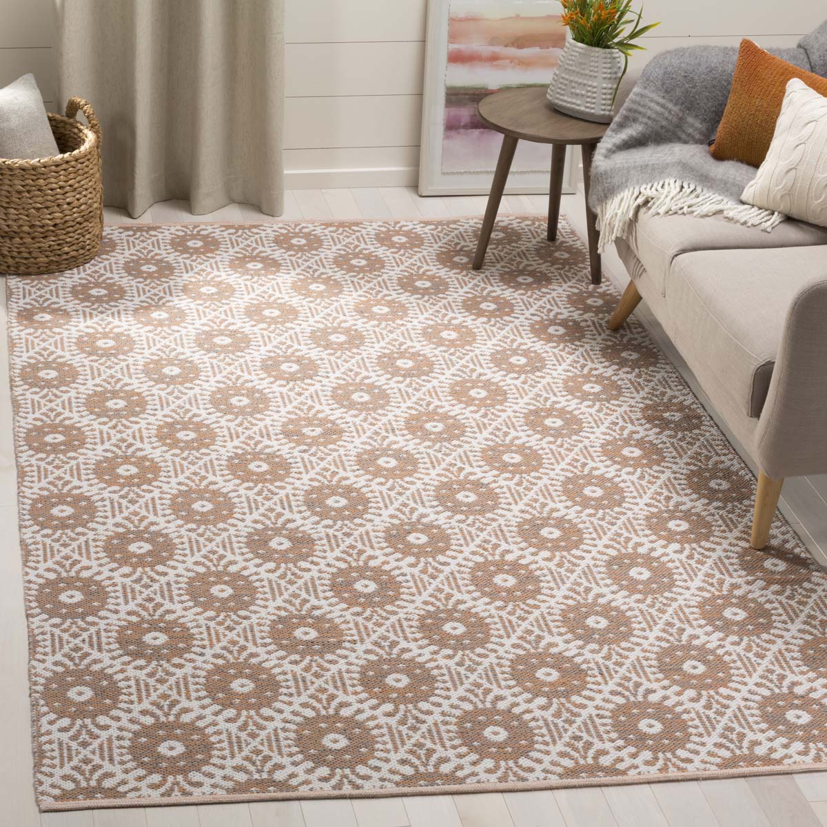Safavieh Montauk 612 Rug, MTK612 - Orange / Ivory