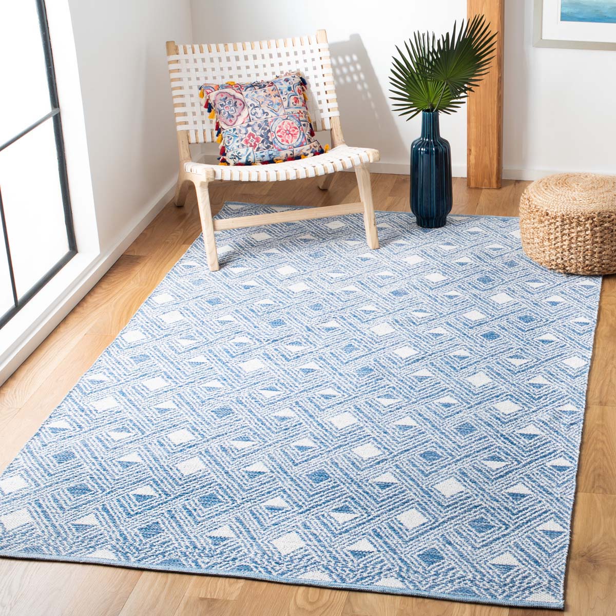 Safavieh Montauk 614 Rug, MTK614 - Blue / Ivory