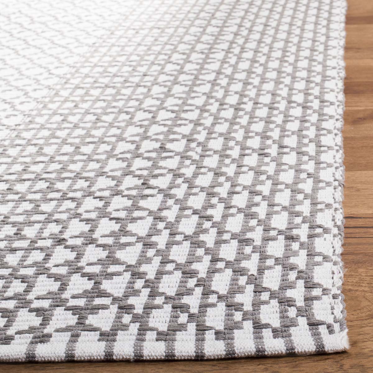 Safavieh Montauk 617 Rug, MTK617 - Grey / Ivory