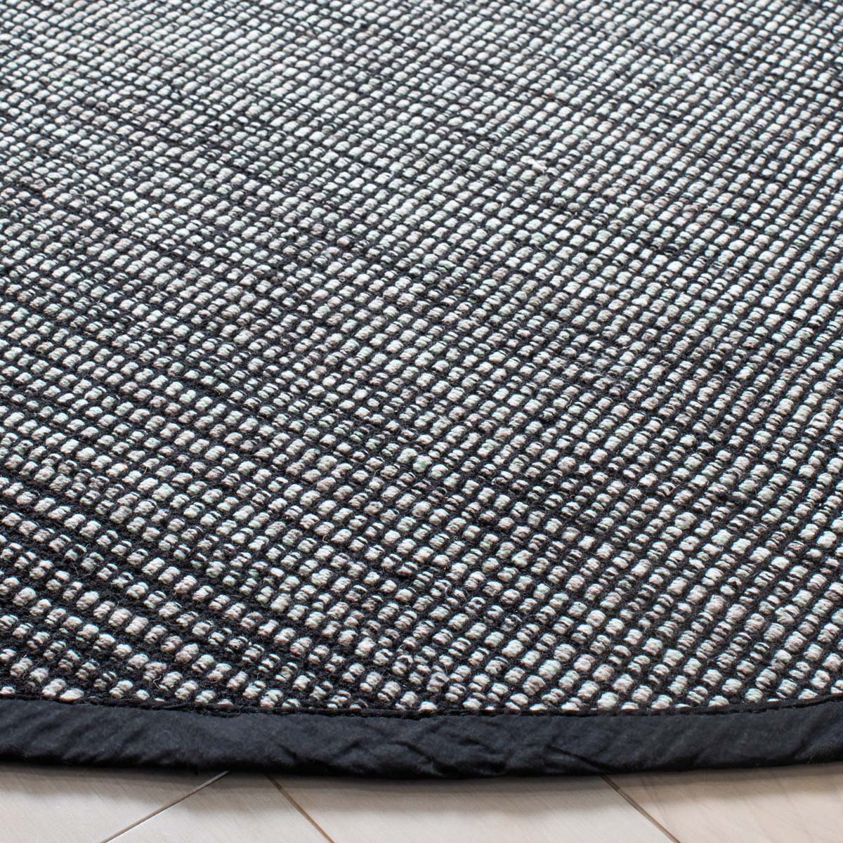 Safavieh Montauk 620 Rug, MTK620 - Light Green / Black