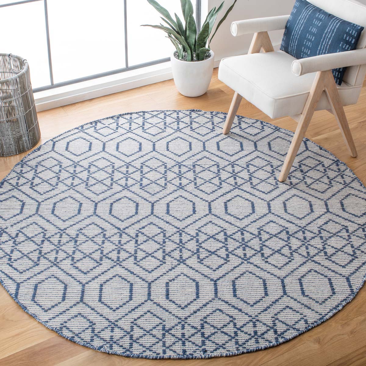 Safavieh Montauk 652 Rug, MTK652 - Navy / Beige