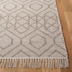Safavieh Montauk 652 Rug, MTK652 - Brown / Beige