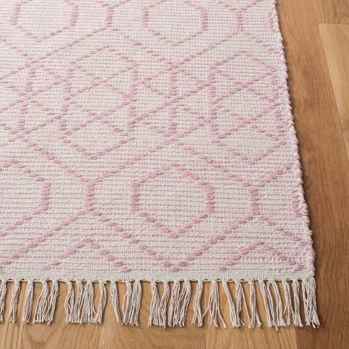 Safavieh Montauk 652 Rug, MTK652 - Pink / Ivory