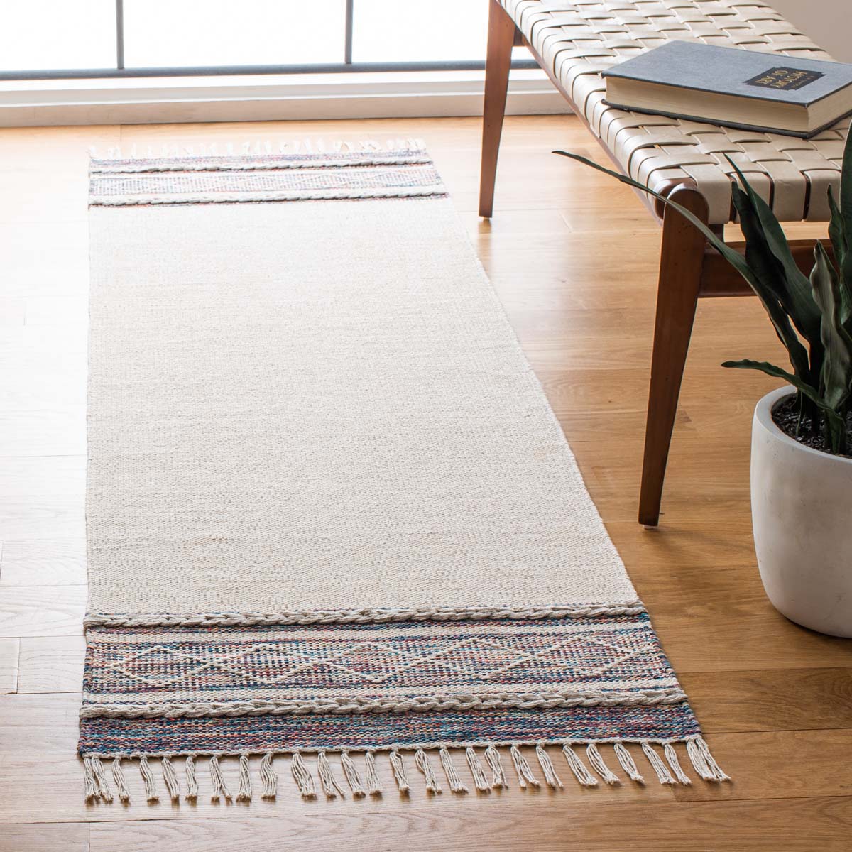Safavieh Montauk 653 Rug, MTK653 - Beige / Blue