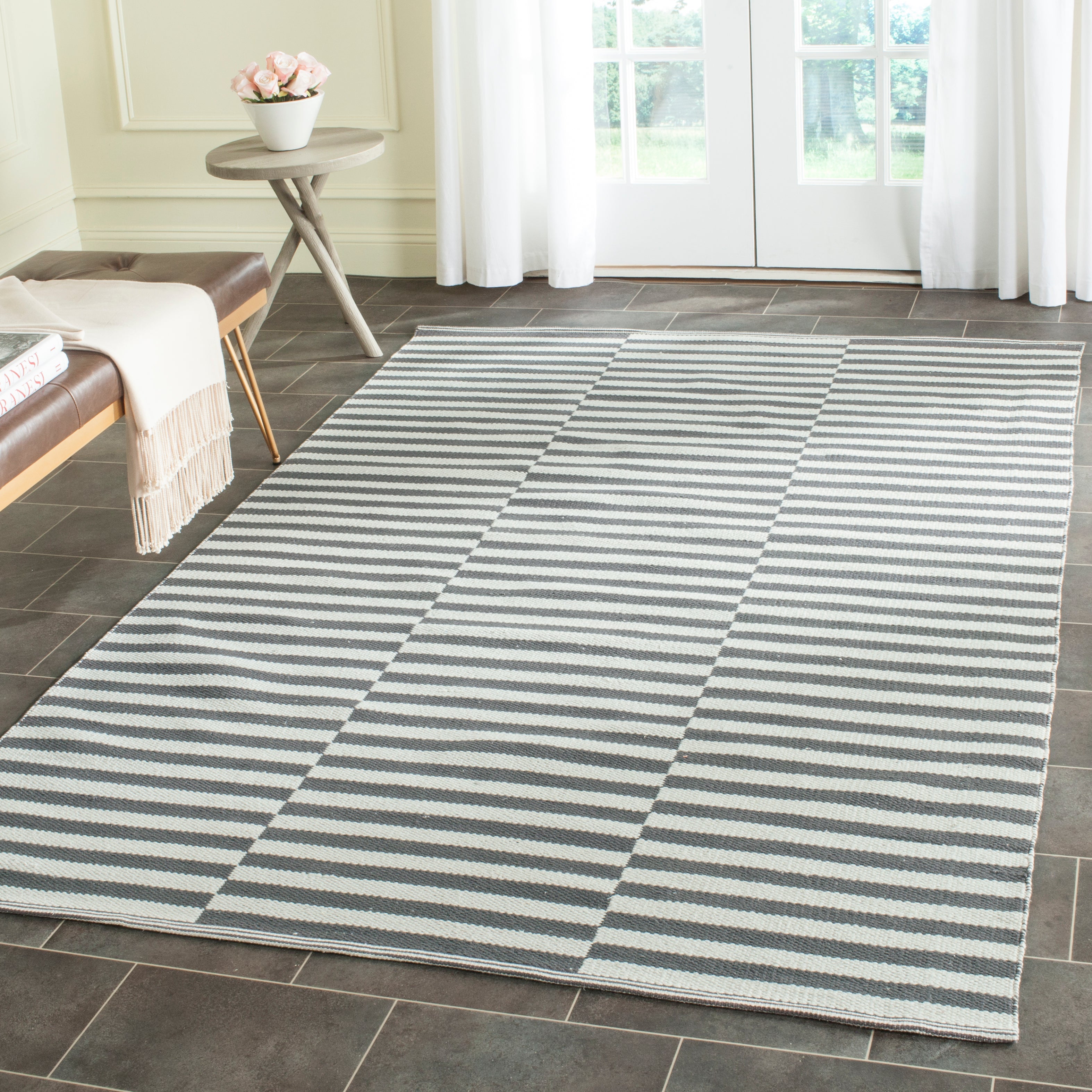 Safavieh Montauk 715 Rug, MTK715 - Ivory / Grey