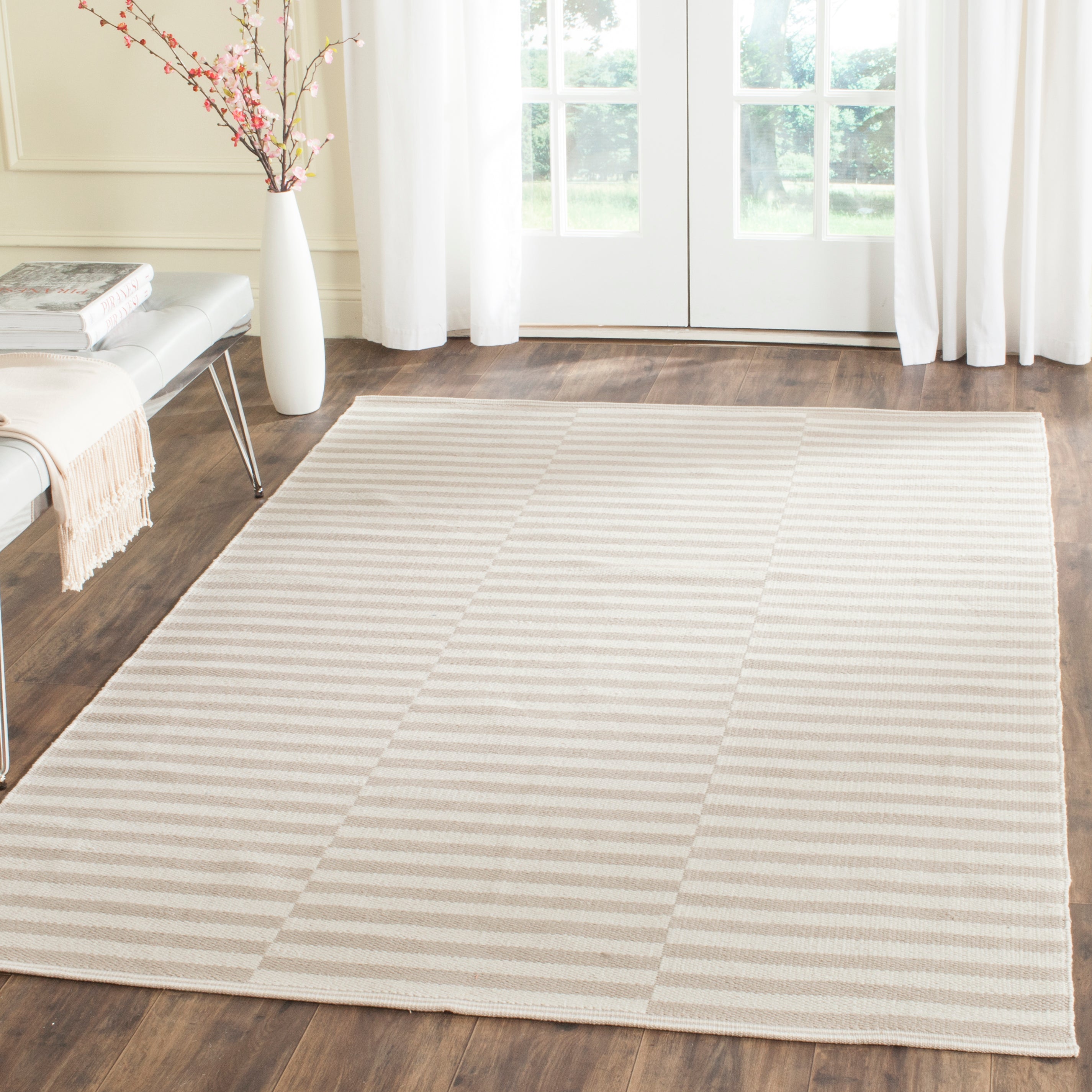 Safavieh Montauk 715 Rug, MTK715 - Ivory / Light Grey