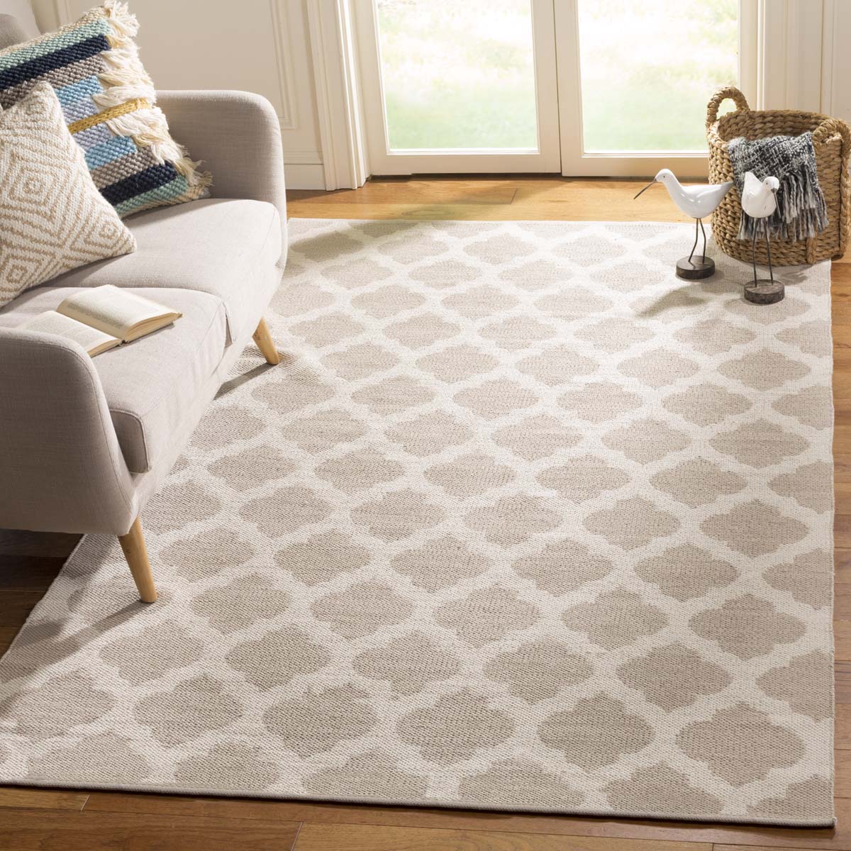 Safavieh Montauk 723 Rug, MTK723 - Grey / Ivory