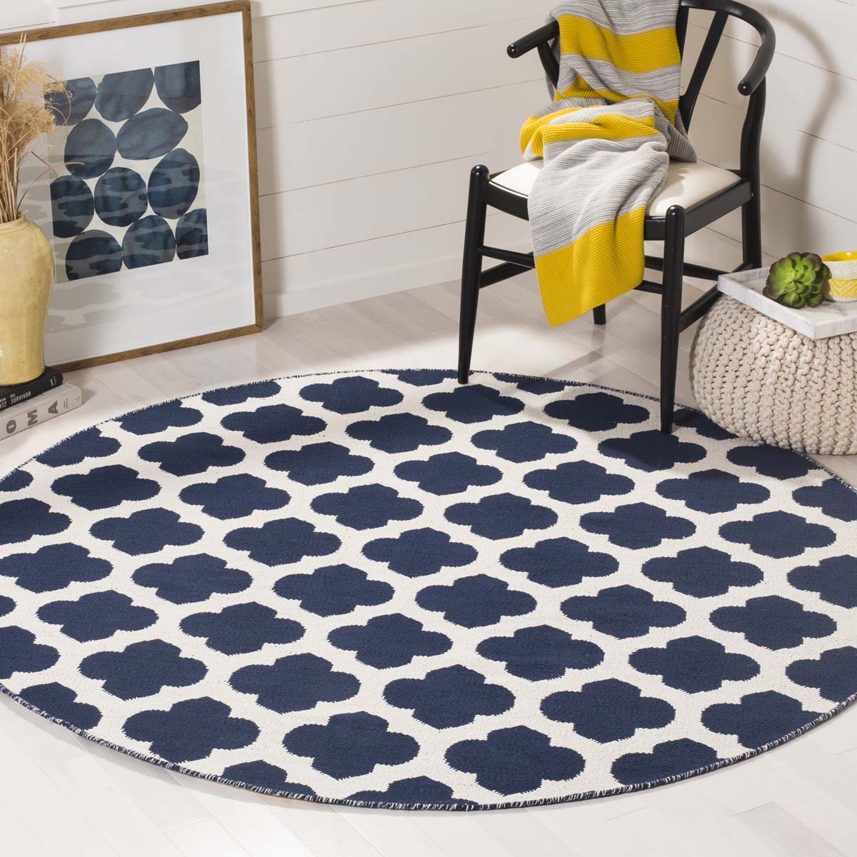 Safavieh Montauk 723 Rug, MTK723 - Navy / Ivory