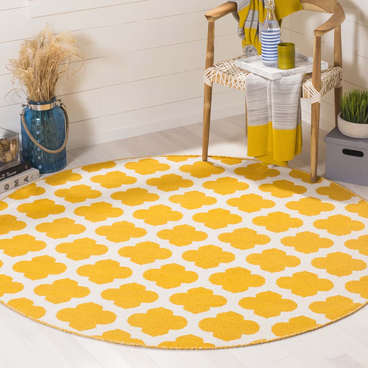 Safavieh Montauk 723 Rug, MTK723 - Yellow / Ivory