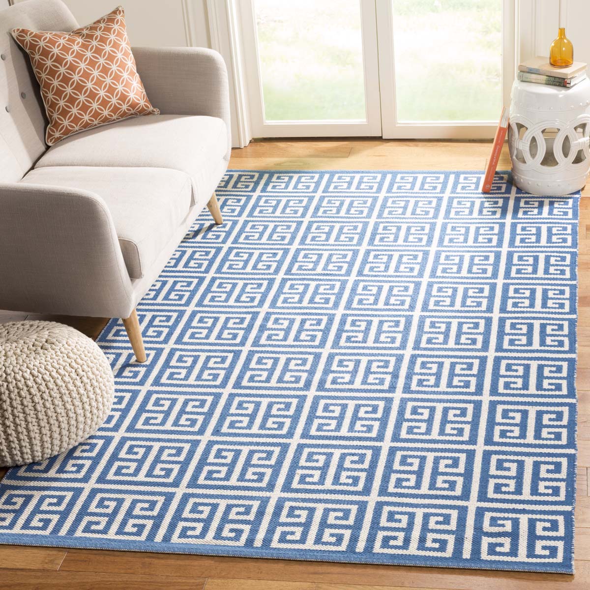 Safavieh Montauk 724 Rug, MTK724 - Blue / Ivory