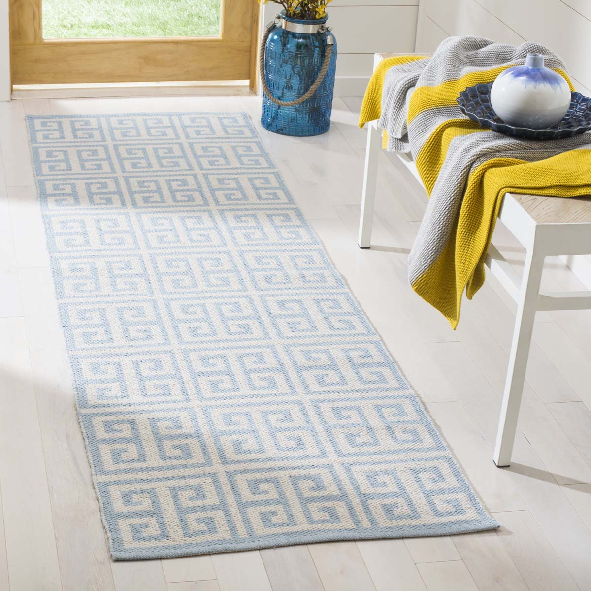Safavieh Montauk 724 Rug, MTK724 - Light Blue / Ivory