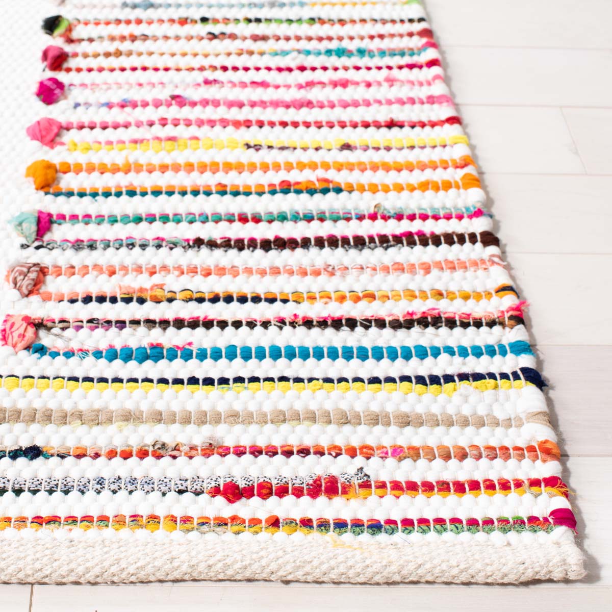 Safavieh Montauk 814 Rug, MTK814 - Ivory / Red