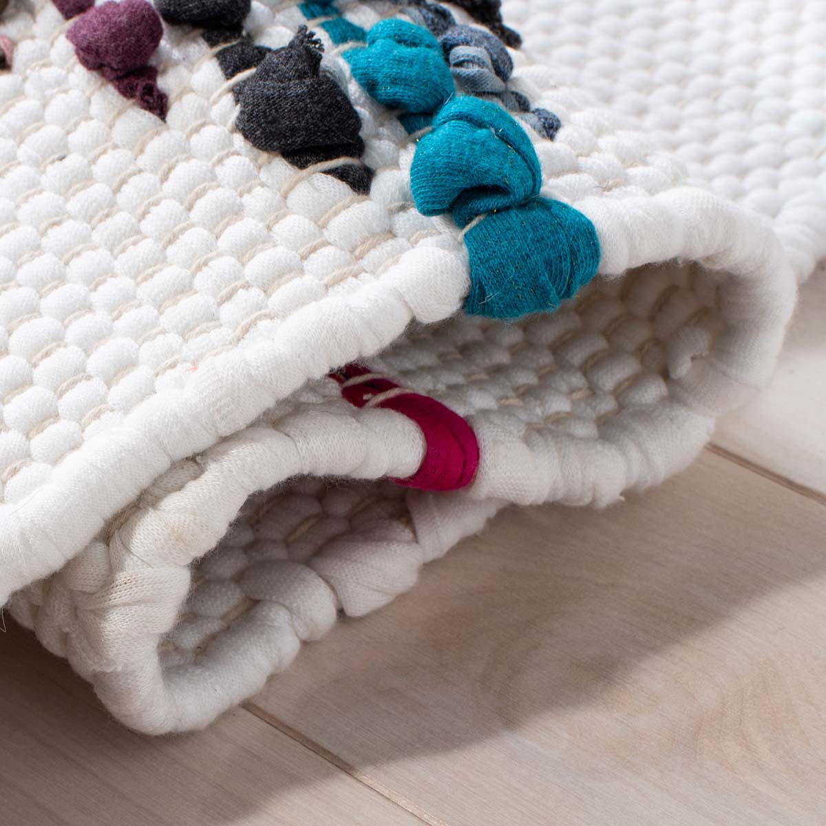 Safavieh Montauk 815 Rug, MTK815 - Ivory / Blue