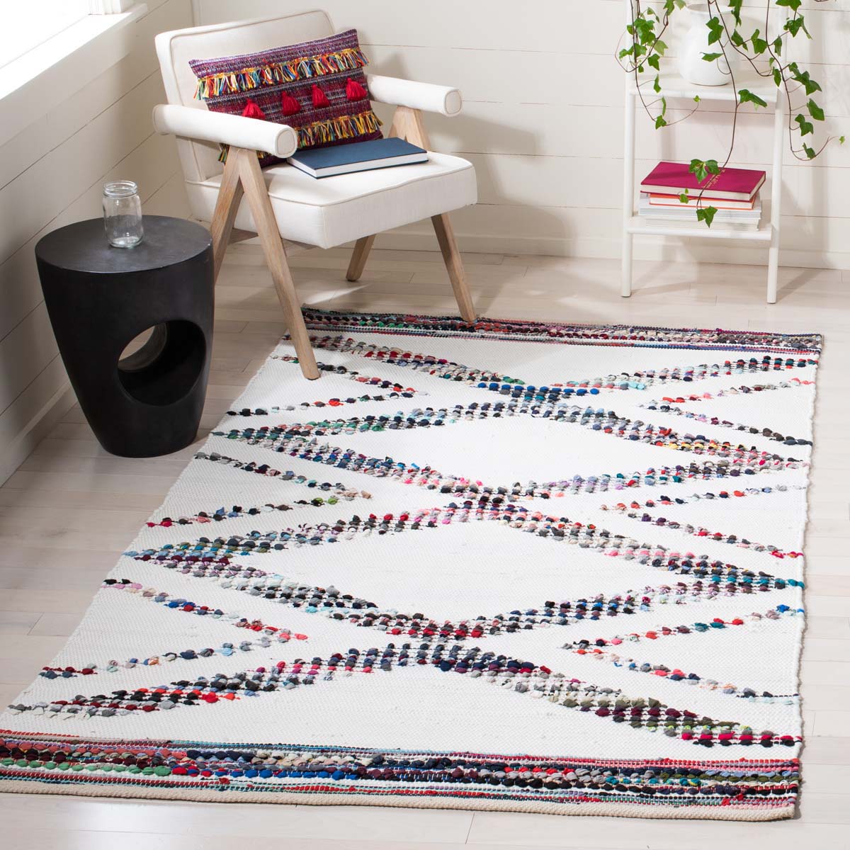 Safavieh Montauk 815 Rug, MTK815 - Ivory / Blue