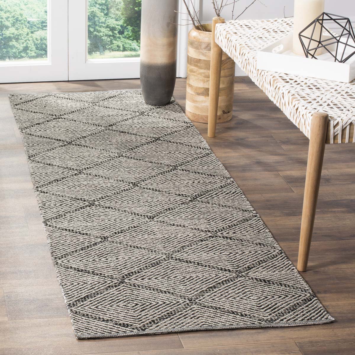 Safavieh Montauk 821 Rug, MTK821 - Black