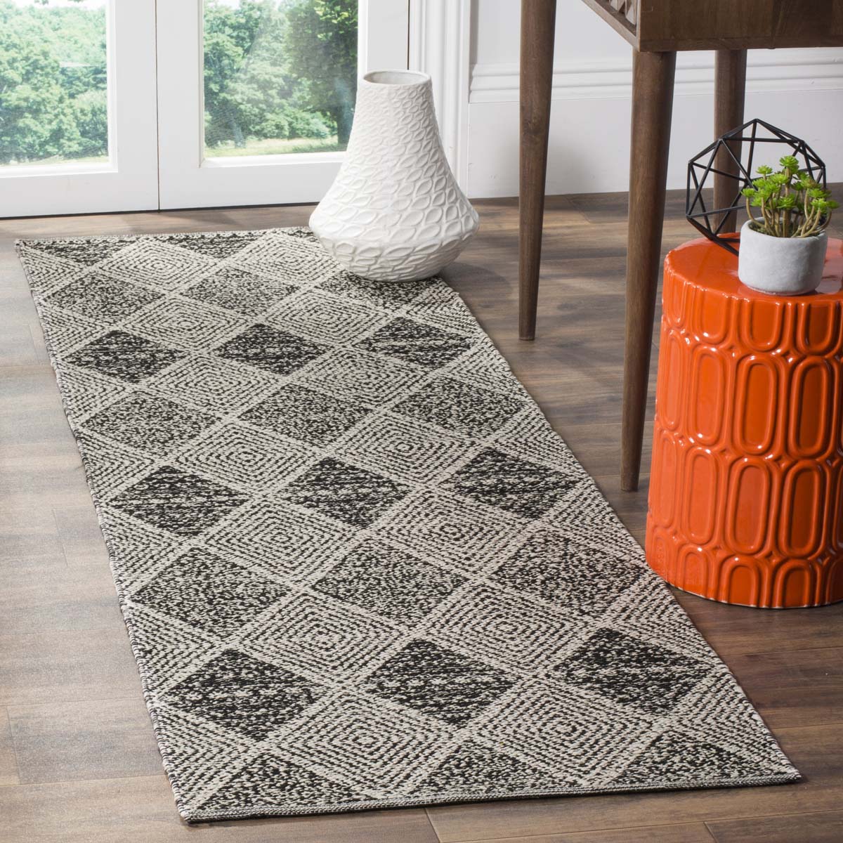 Safavieh Montauk 822 Rug, MTK822 - Black