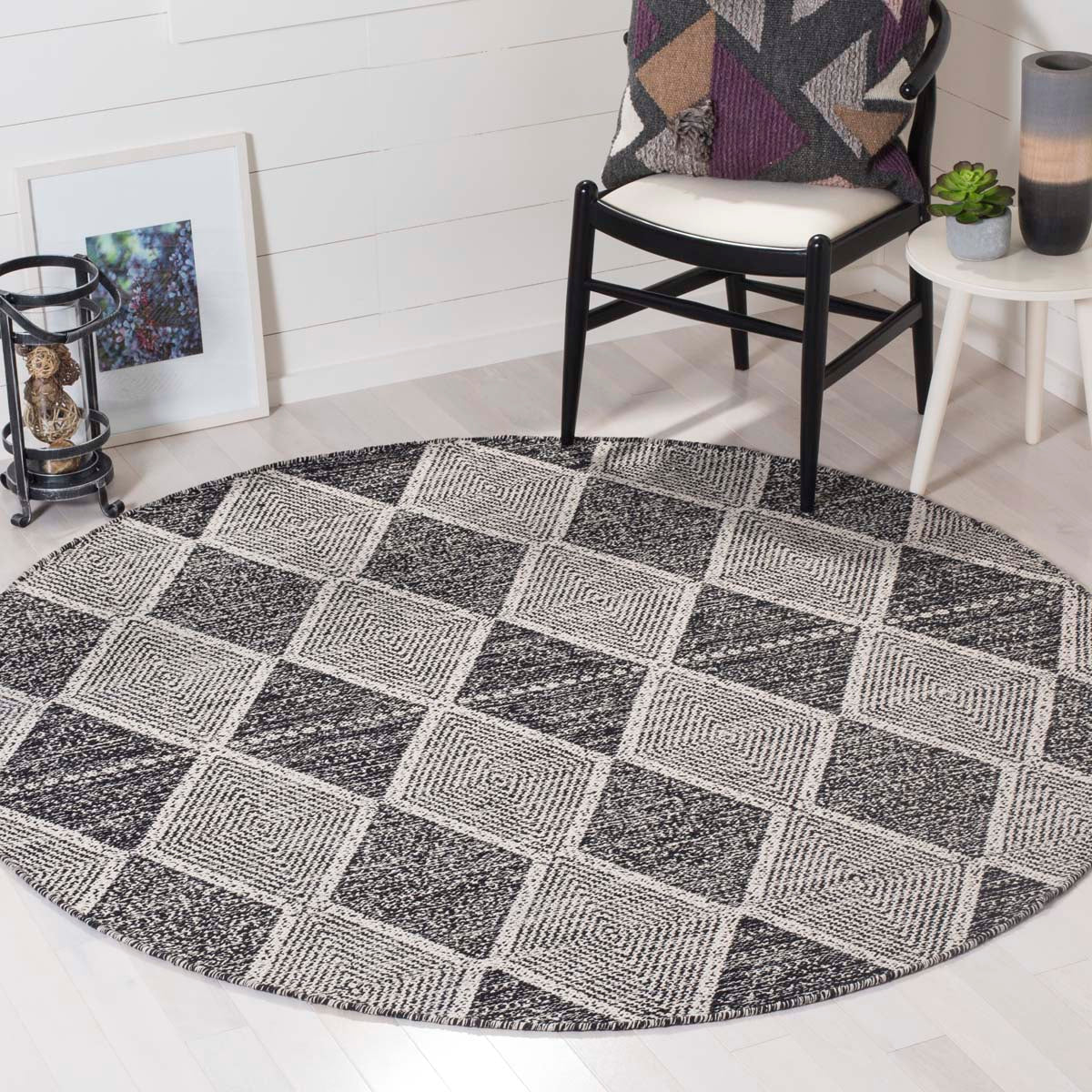 Safavieh Montauk 822 Rug, MTK822 - Black