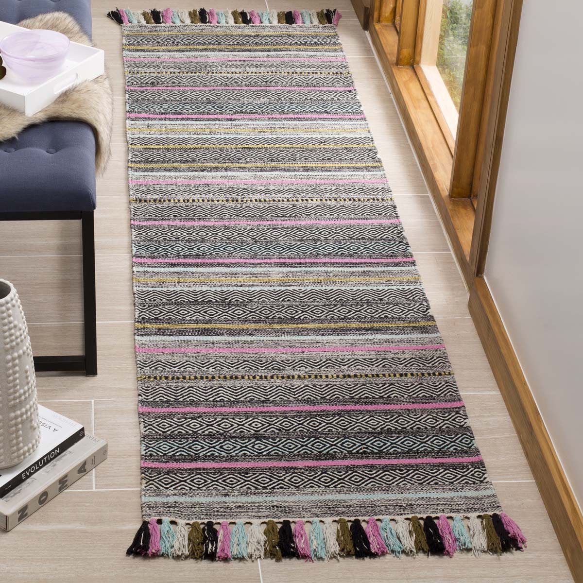 Safavieh Montauk 901 Rug, MTK901 - Black / Multi
