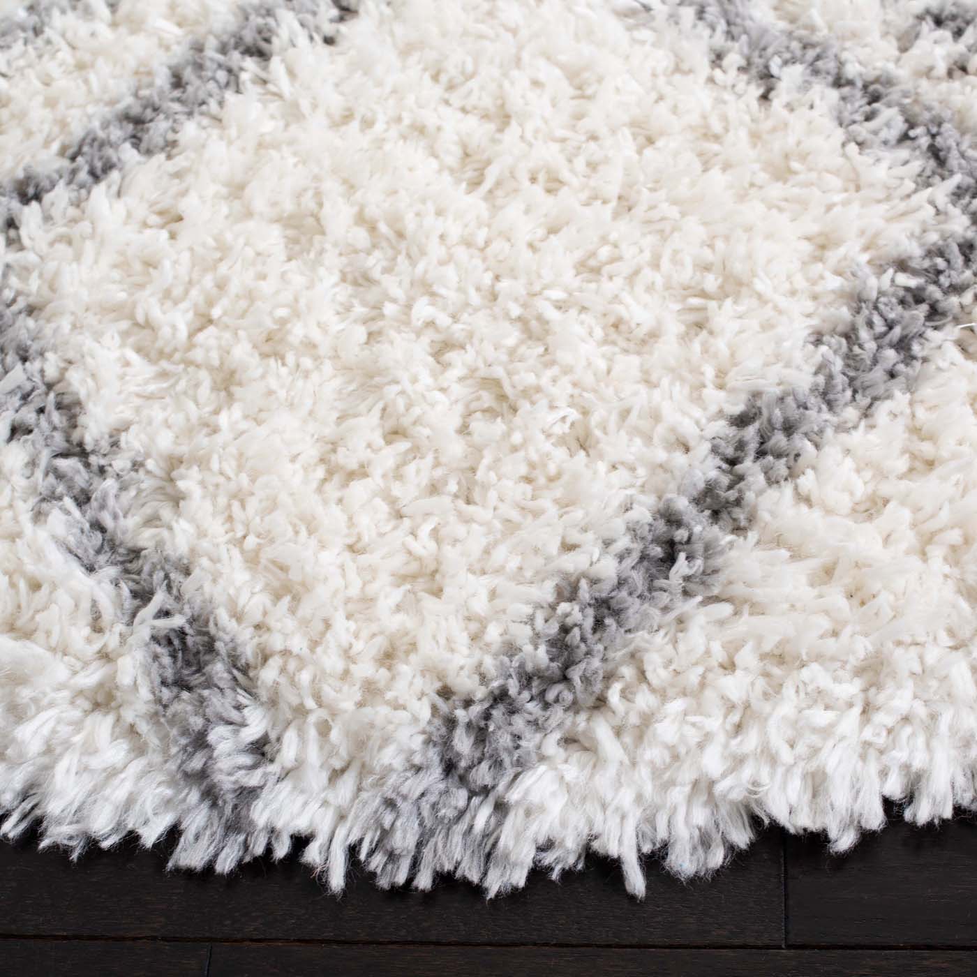 Safavieh Moroccan Tassel Shag 335 Rug, MTS335 - Ivory / Light Grey