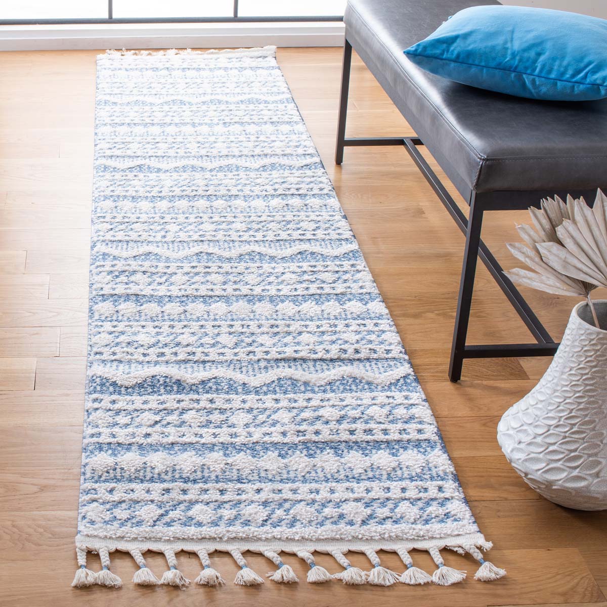 Safavieh Moroccan Tassel Shag 484 Rug, MTS484 - Ivory / Light Blue