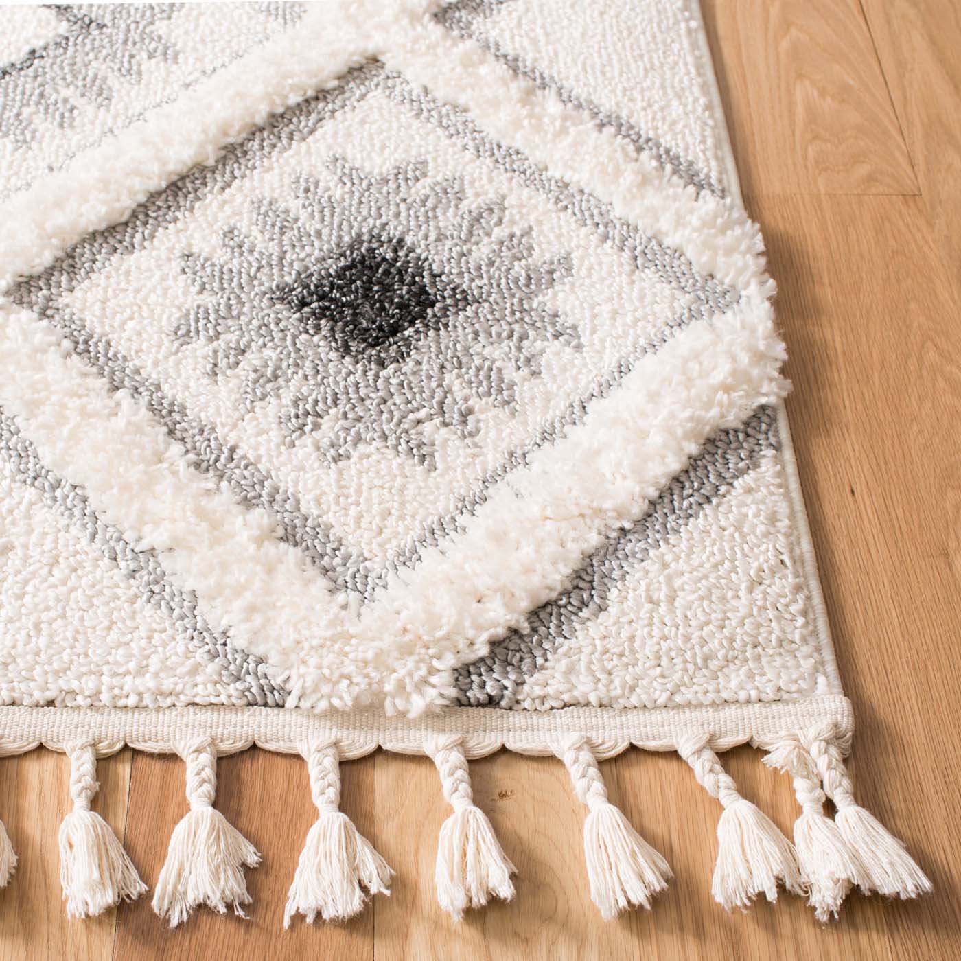 Safavieh Moroccan Tassel Shag 601 Rug, MTS601 - Ivory / Grey