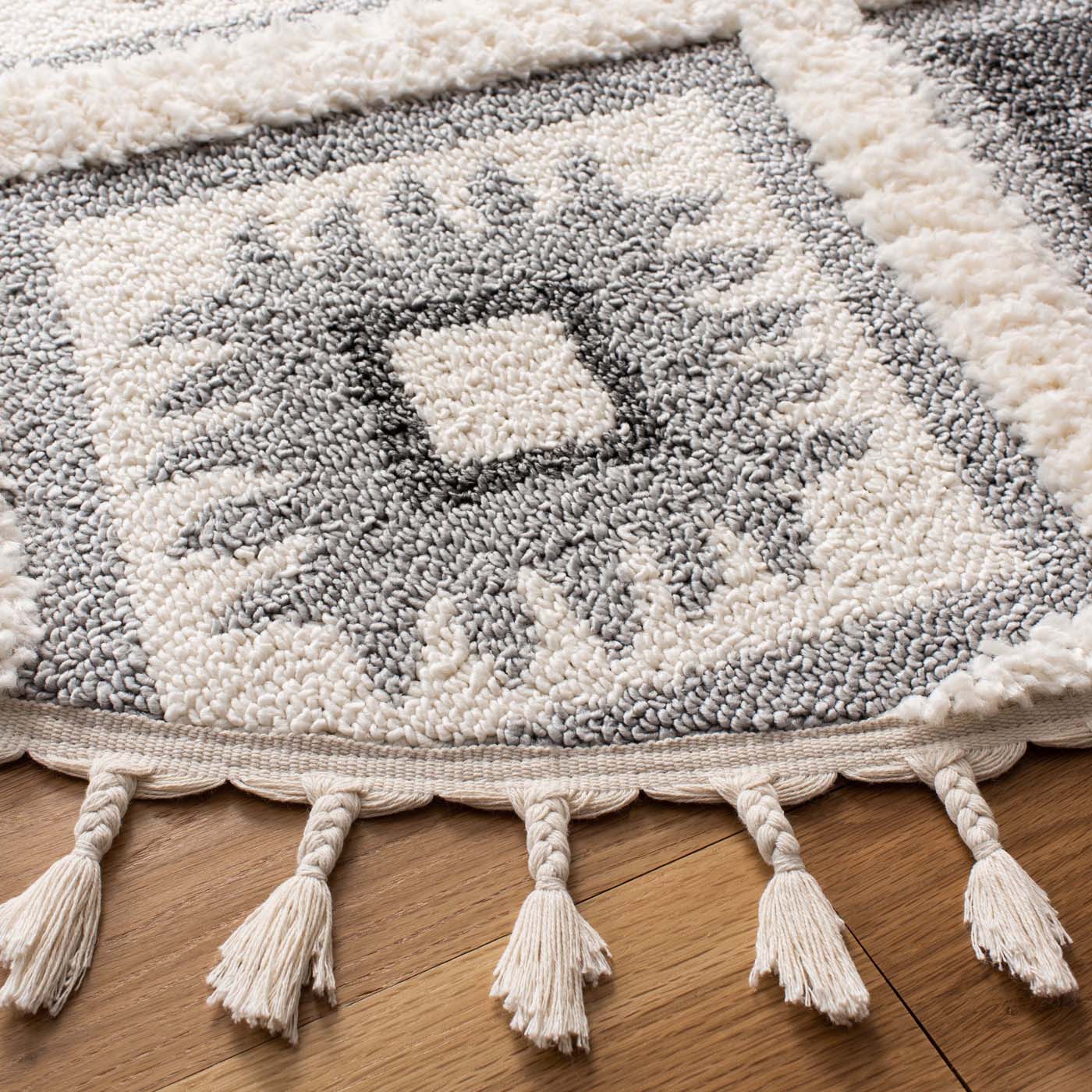 Safavieh Moroccan Tassel Shag 601 Rug, MTS601 - Ivory / Grey