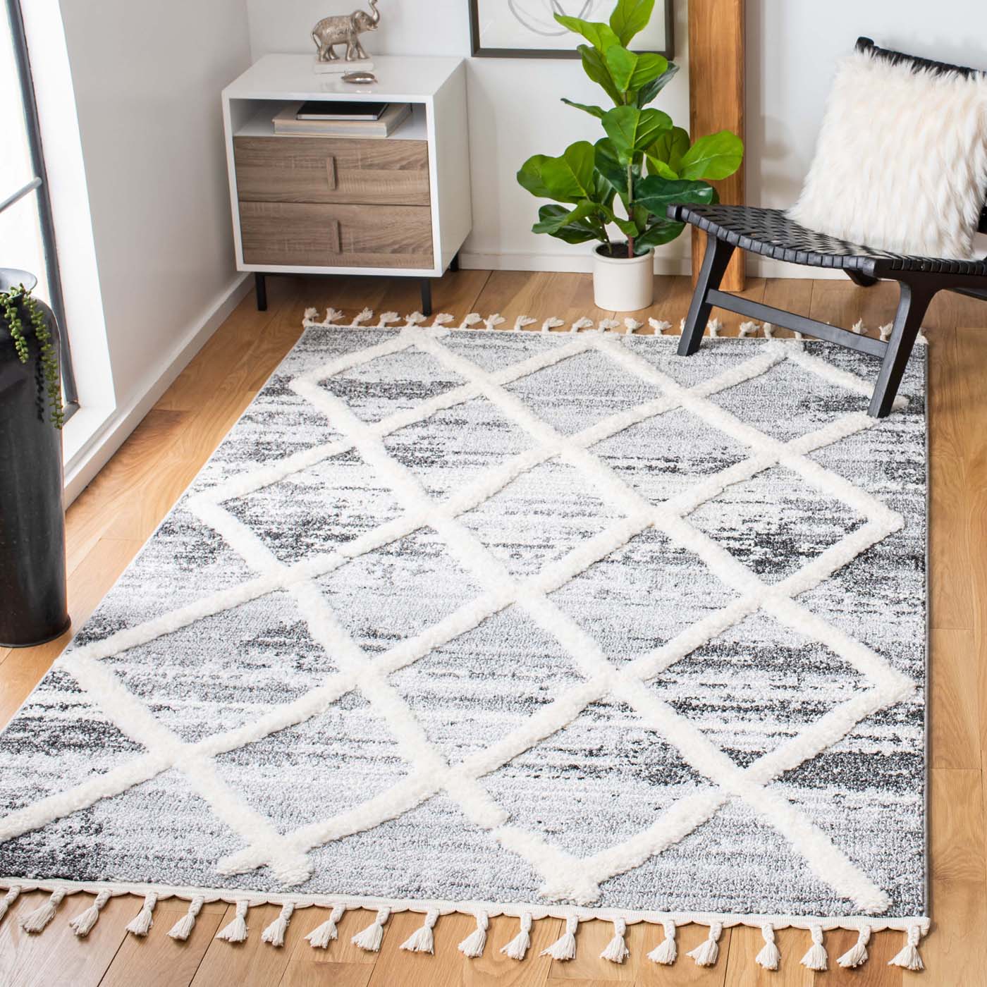 Safavieh Moroccan Tassel Shag 674 Rug, MTS674 - Grey / Ivory