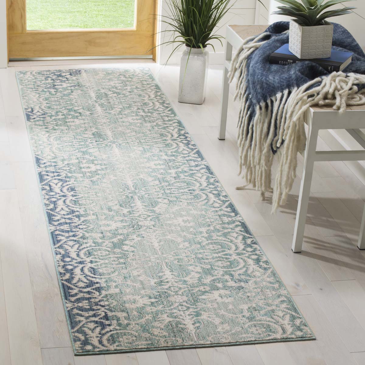 Safavieh Mystique 927 Rug, MYS927 - Blue / Ivory