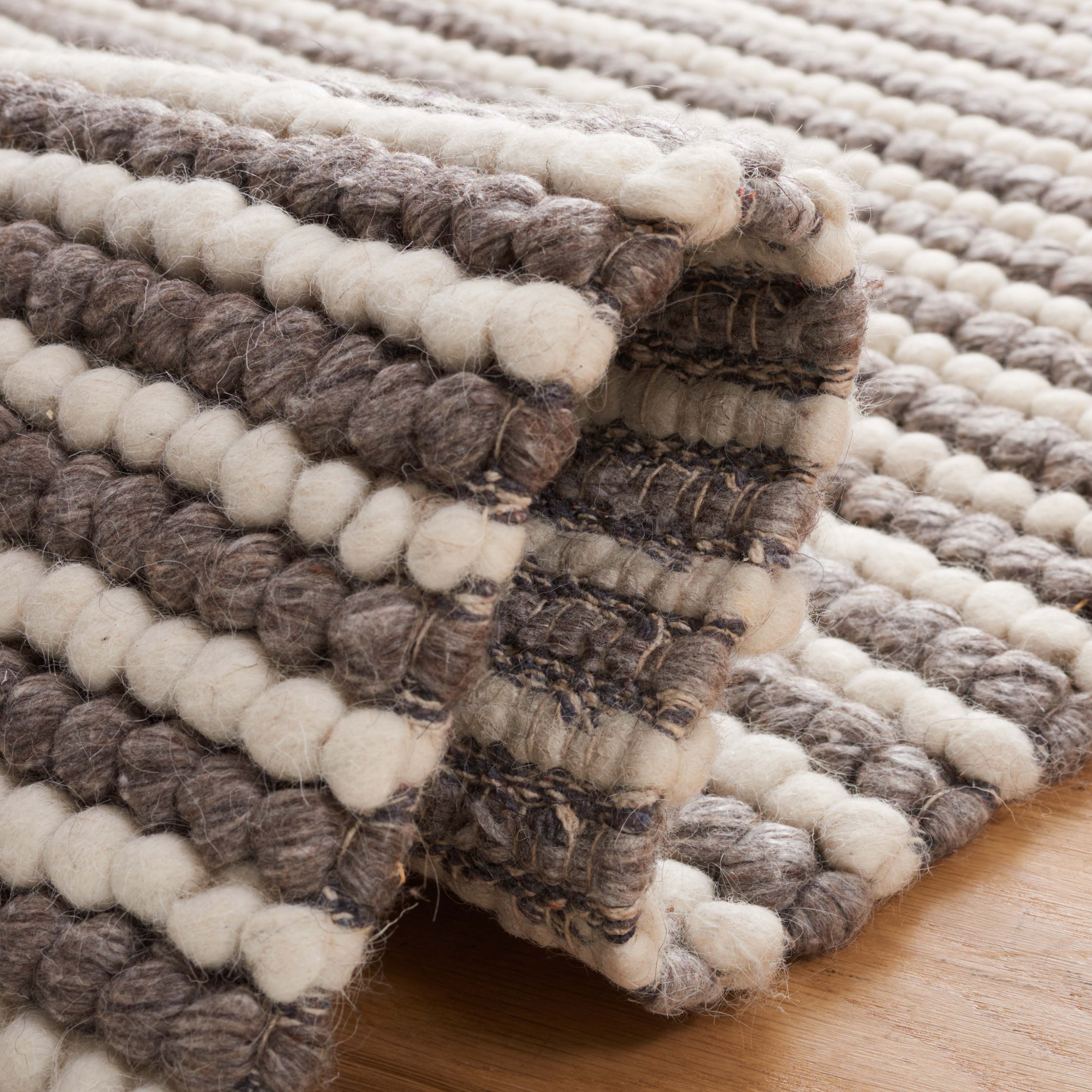 Safavieh Natura 220 Rug, NAT220 - IVORY / DARK BROWN